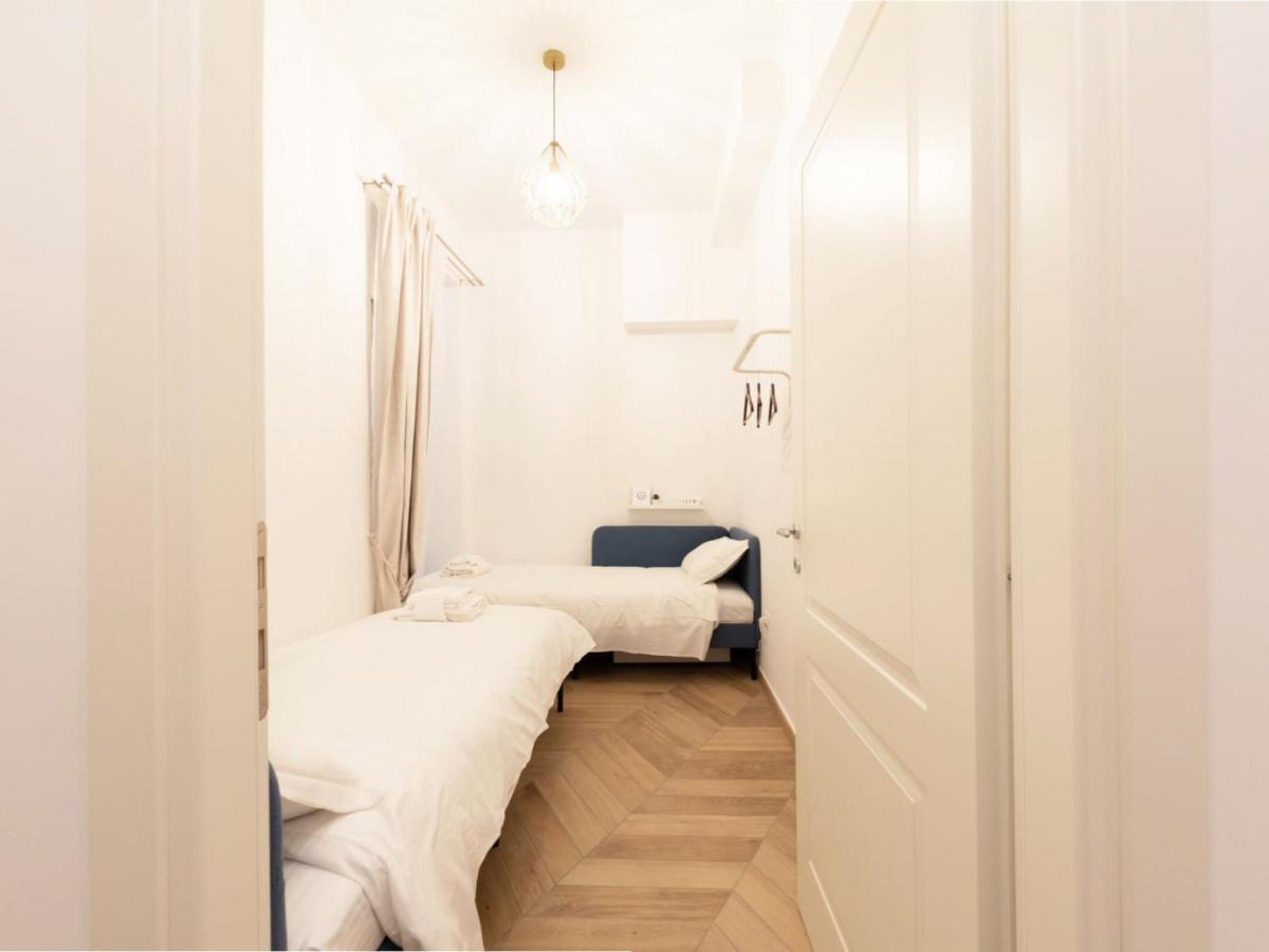 The Best Rent - Elegant Five-Bedrooms Apartment Near Colosseo Рим Екстериор снимка