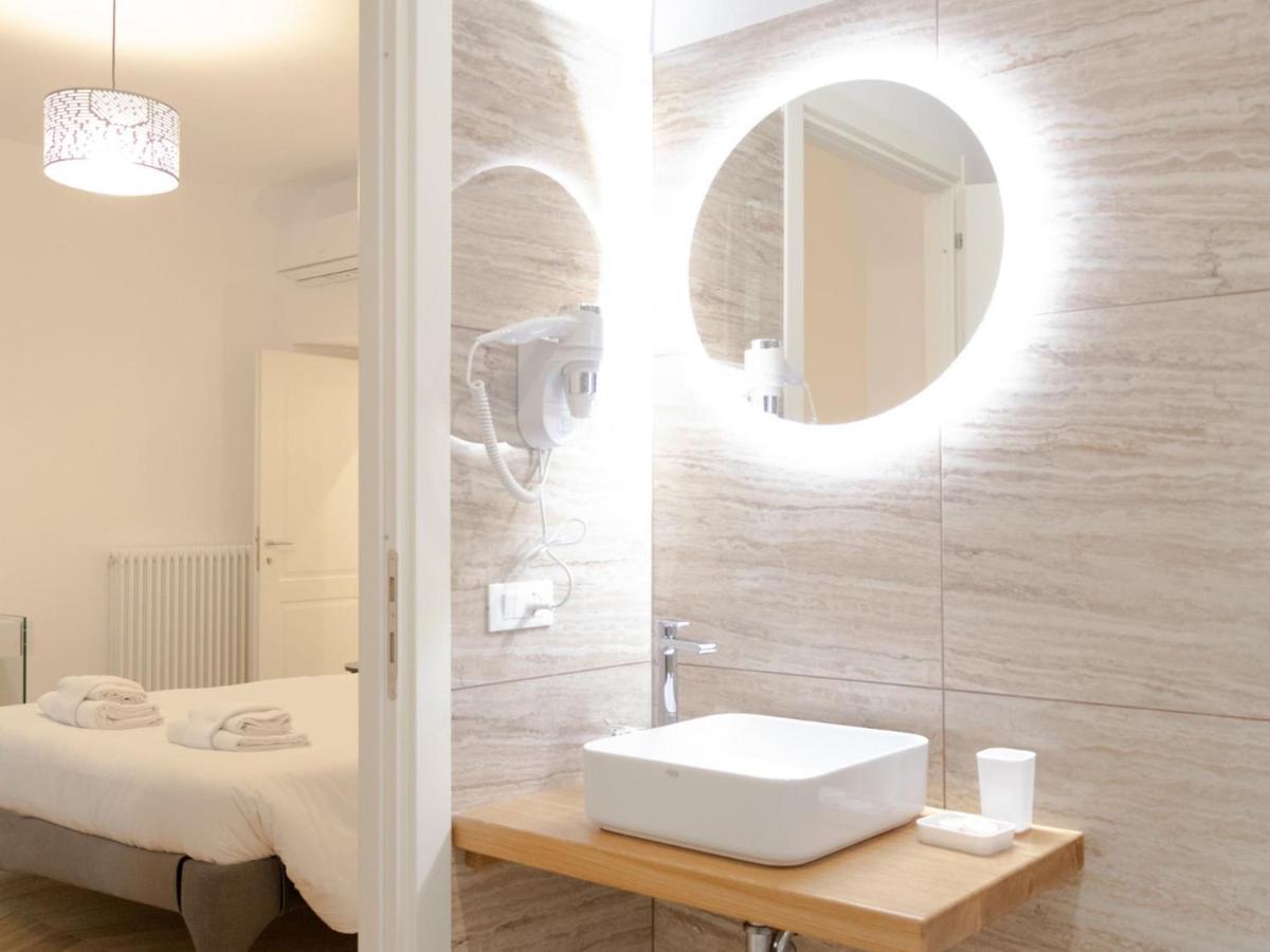 The Best Rent - Elegant Five-Bedrooms Apartment Near Colosseo Рим Екстериор снимка